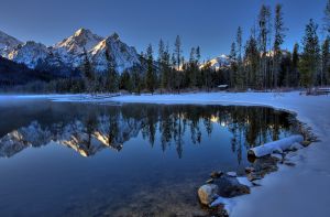 Stnly_lake_winter_001.jpg